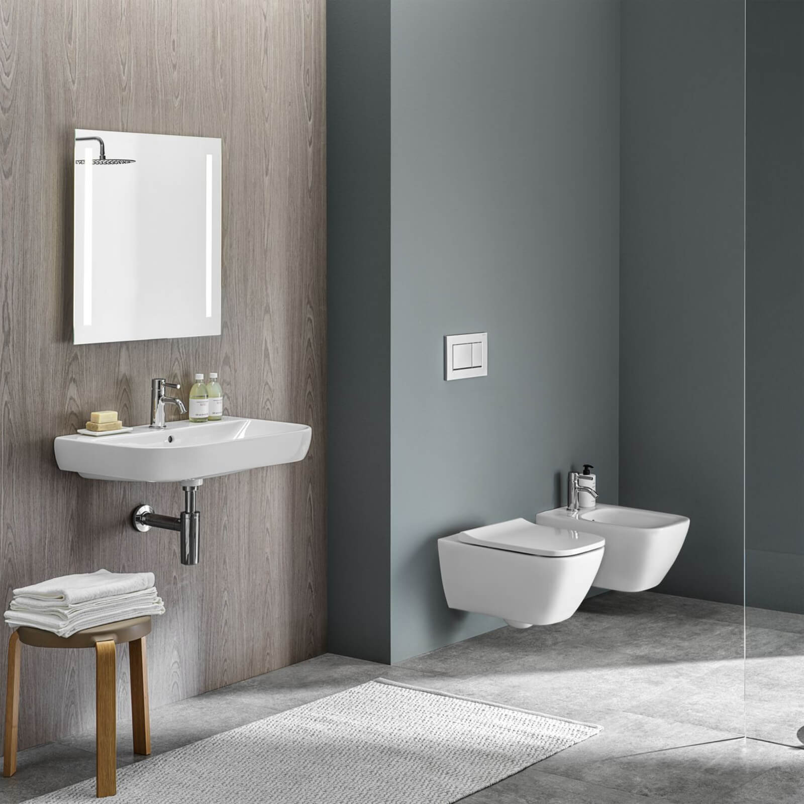 500.683.00.2 Geberit Smyle Square viseča brezrobna WC školjka z WC desko s počasnim zapiranjem