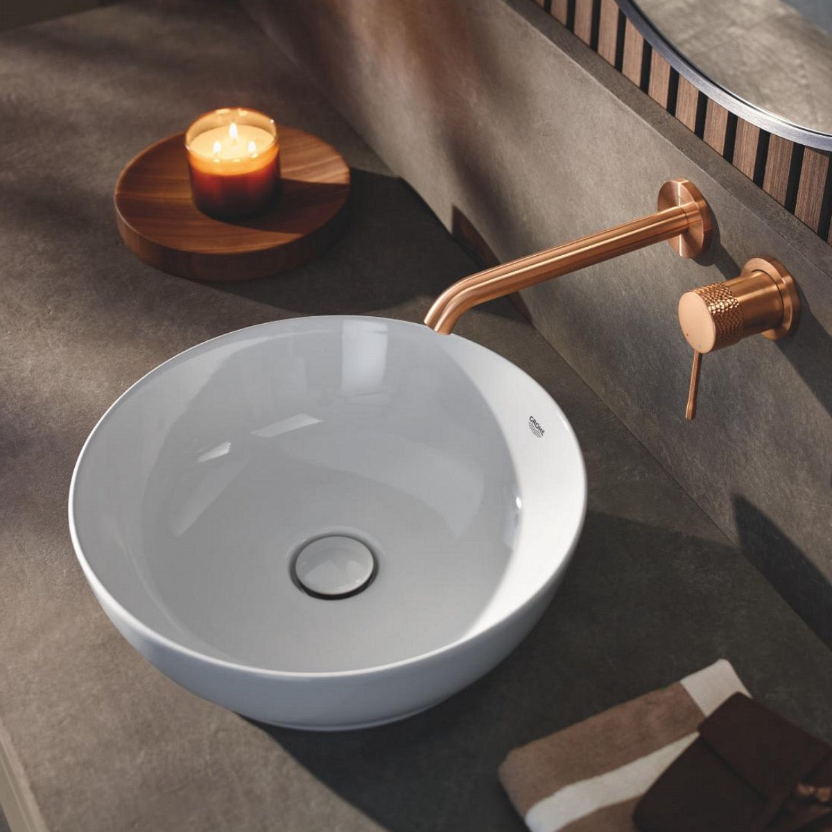 103560SH00 Grohe Essence 45 x 45 cm okrogli beli nadpultni keramični umivalnik