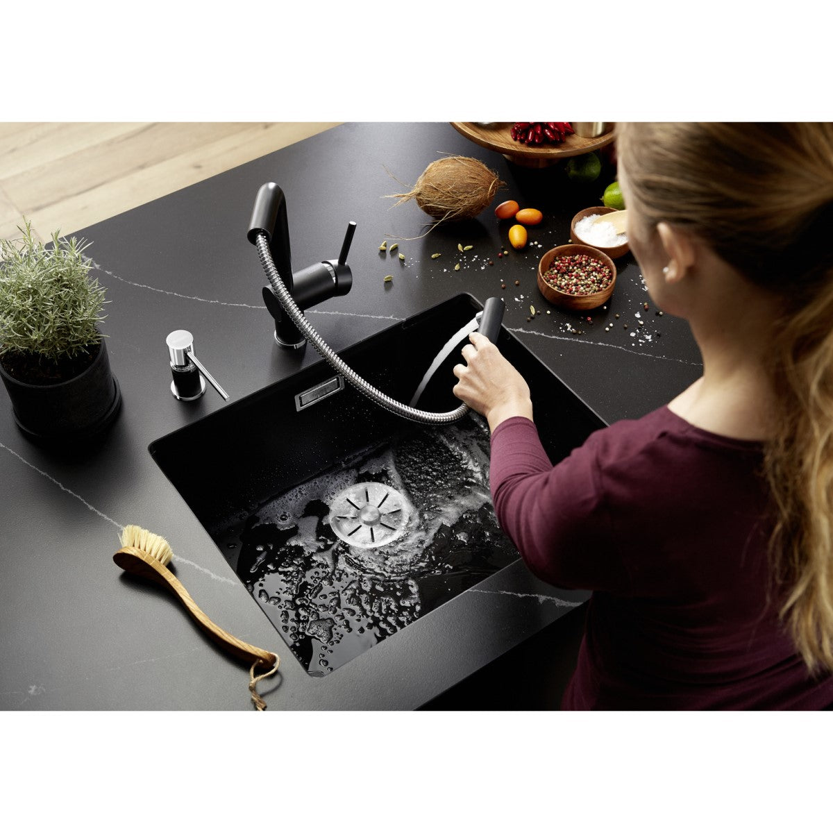 523441 Blanco Subline 500-U pomivalno korito iz umetnega kamna