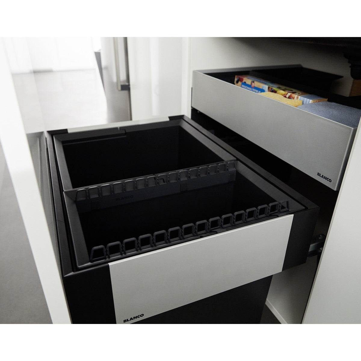 526206 Blanco Select II 60/4, 2 x 15l, 2 x 6l sorter odpadkov