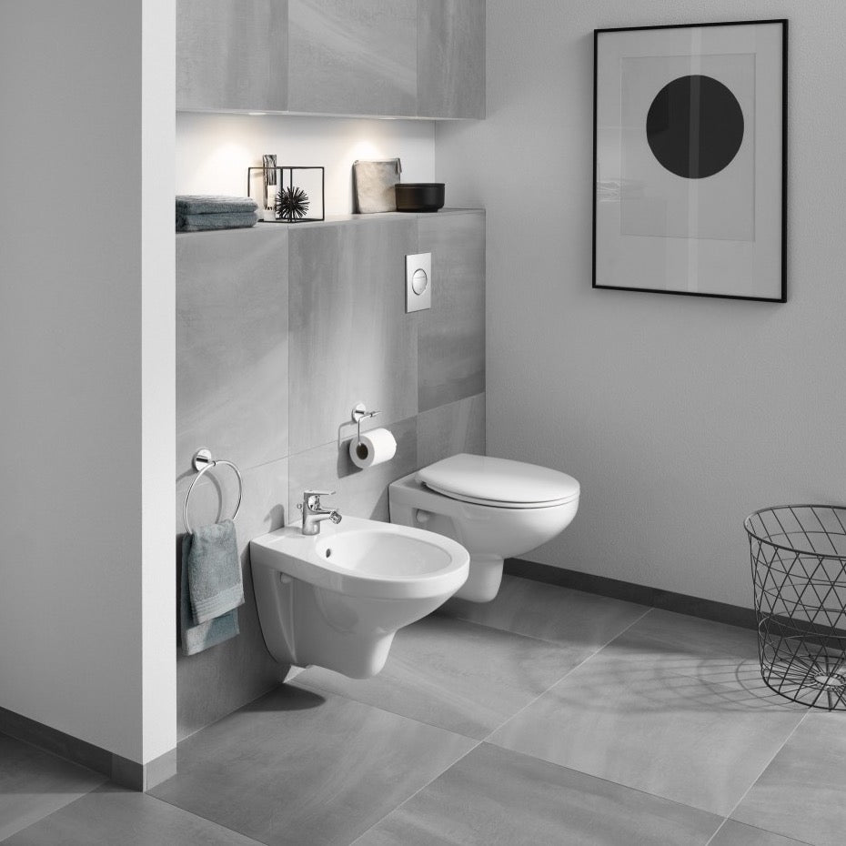 39433000 Grohe Bau Ceramic viseči bide