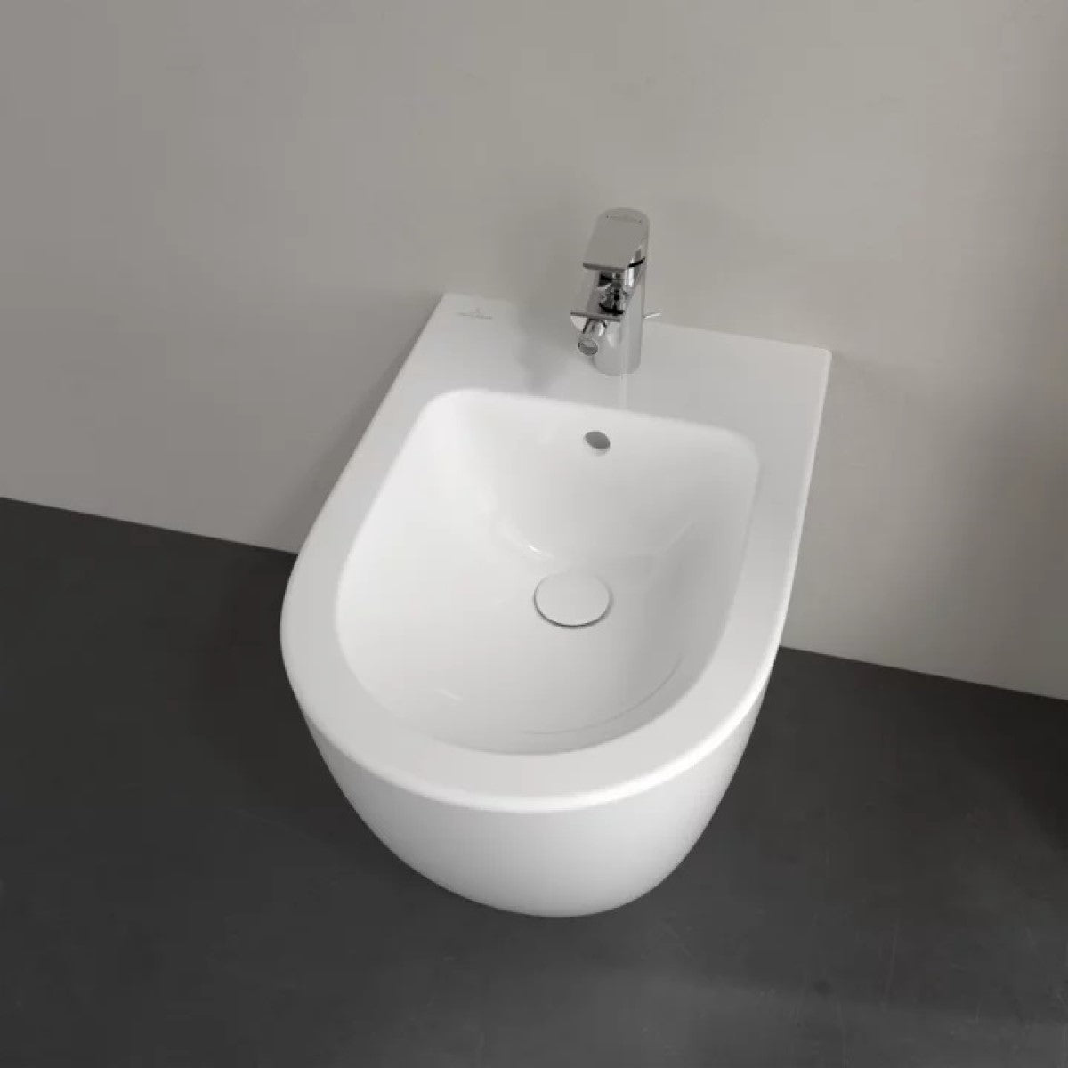 540100R1 Villeroy & Boch Subway 2.0 CeramicPlus 37,5 x 56 cm stoječi bide