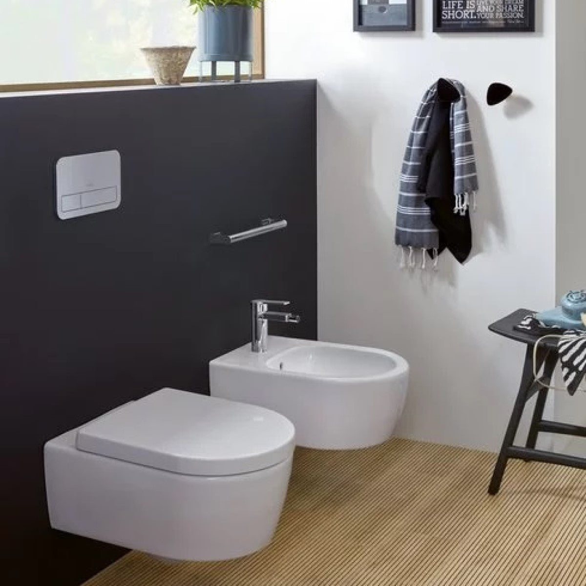 5656HR01 Villeroy & Boch Avento Combi-Pack viseča brezrobna WC školjka z WC desko s počasnim zapiranjem