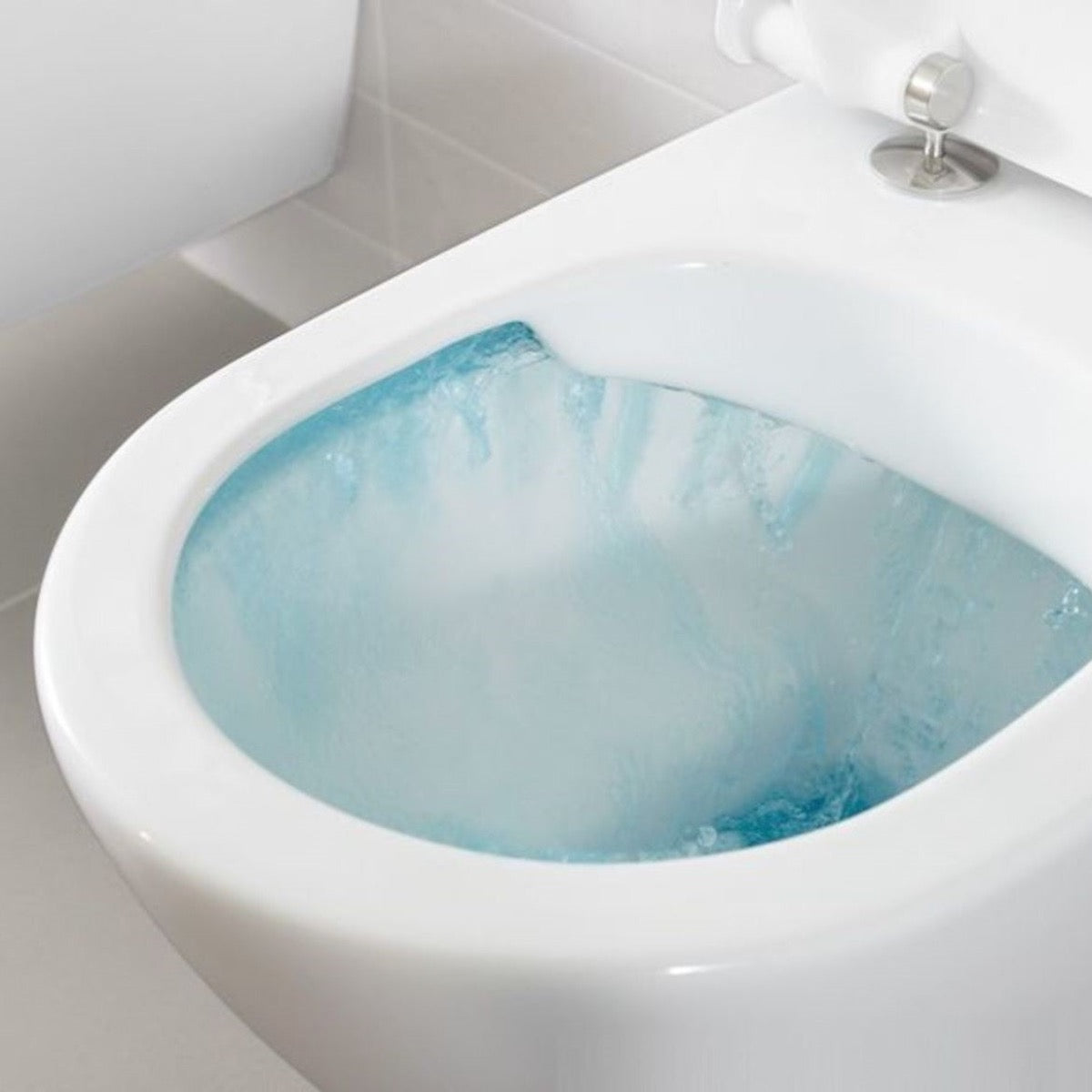 5660HR01 Villeroy & Boch O.Novo viseča brezrobna WC školjka z WC desko s počasnim zapiranjem