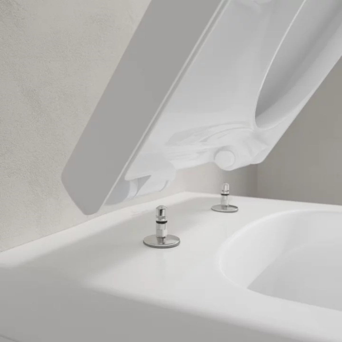 5684HR01 Villeroy & Boch Architectura Combi-Pack viseča brezrobna WC školjka z WC desko s počasnim zapiranjem