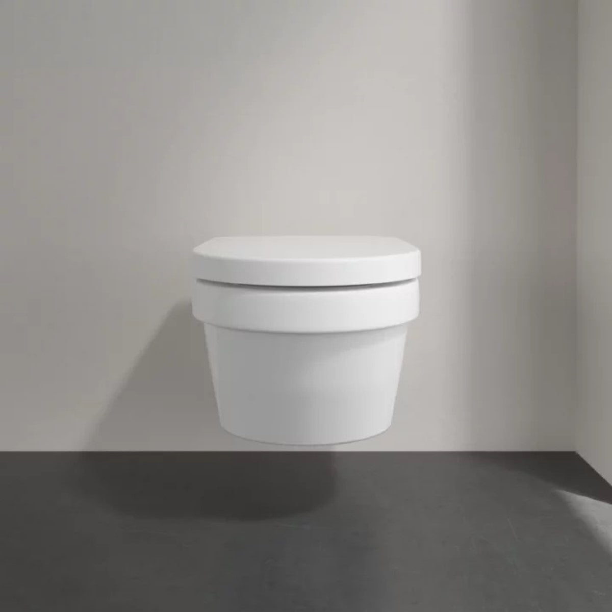 5684HR01 Villeroy & Boch Architectura Combi-Pack viseča brezrobna WC školjka z WC desko s počasnim zapiranjem