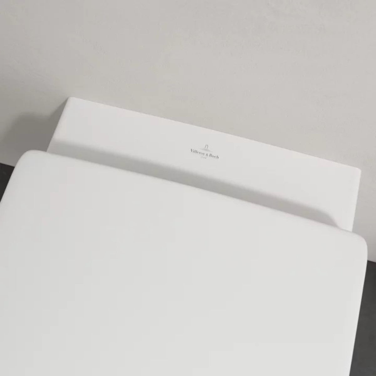 5685HRR1 Villeroy & Boch Architectura Combi-Pack CeramicPlus viseča brezrobna WC školjka