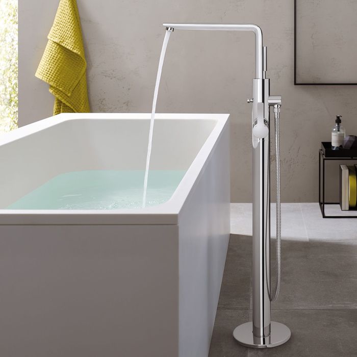 Armature za kadi — 23792001 Grohe Lineare samostoječa armatura za kad s tuš setom | SAN-KERAMIKA.SI