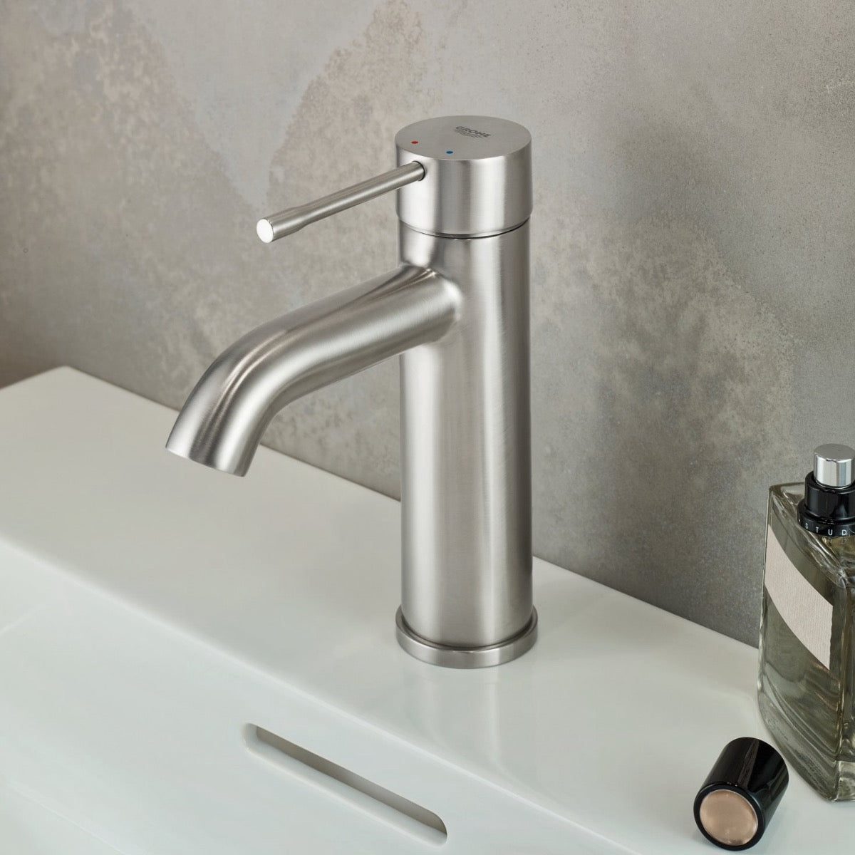 23589DC1 Grohe Essence New armatura za umivalnik
