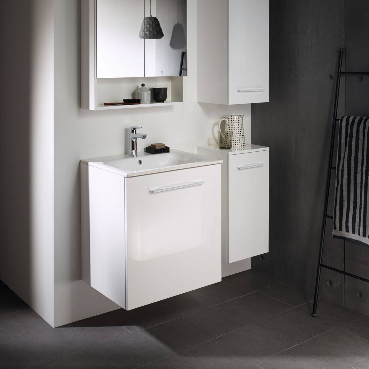 501.252.00.1 Geberit Selnova Square 60 x 50 cm umivalnik z omarico