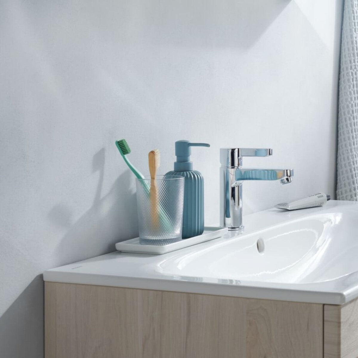 501.239.00.1 Geberit Selnova Square 60 x 50 cm umivalnik z omarico
