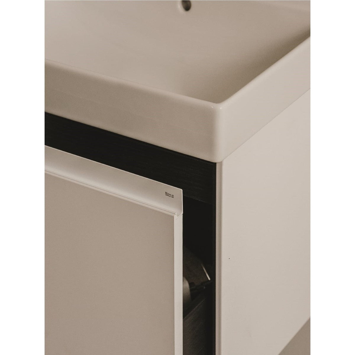 ONA802ZBML Roca ONA 80 x 46 cm umivalnik z omarico