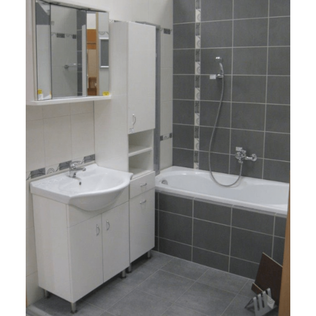 PRO60NOVA Multi Pro 61 x 50 cm umivalnik z omarico