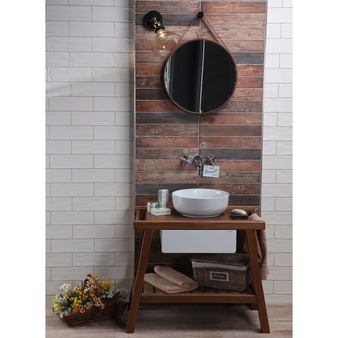 ZREM50H Naturel 50 x 50 cm okroglo ogledalo z usnjenim trakom