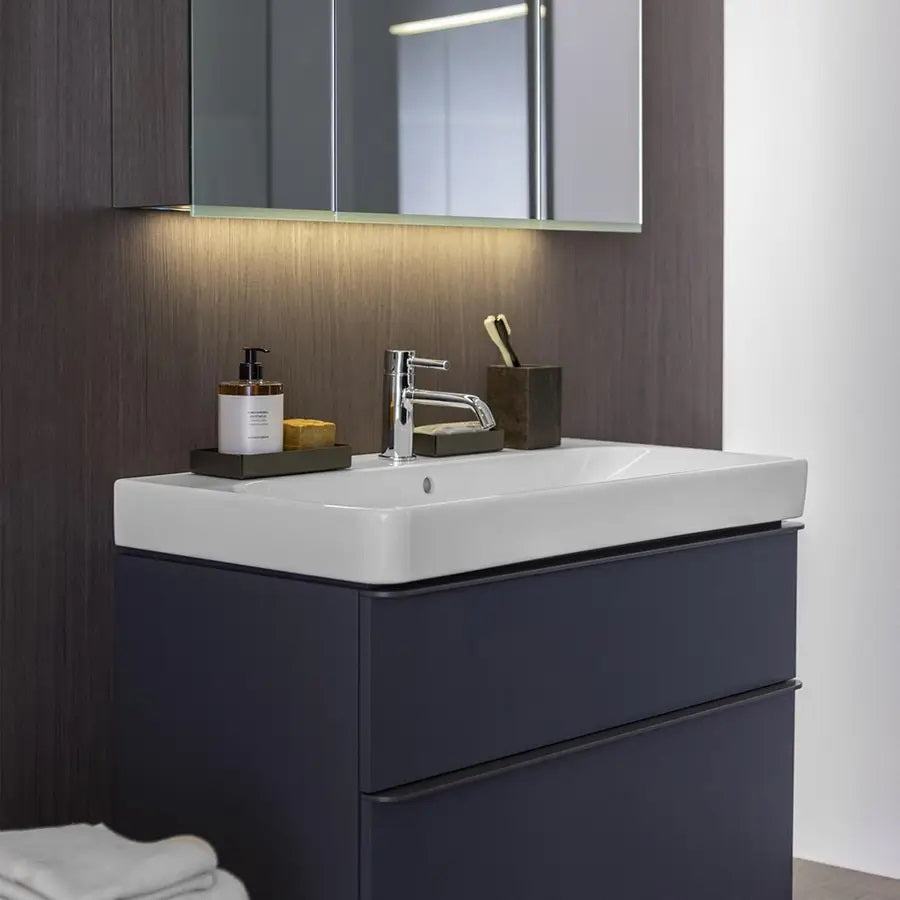 500.226.01.1 Geberit Smyle Square 120 x 48 cm keramični umivalnik z odprtino za armaturo