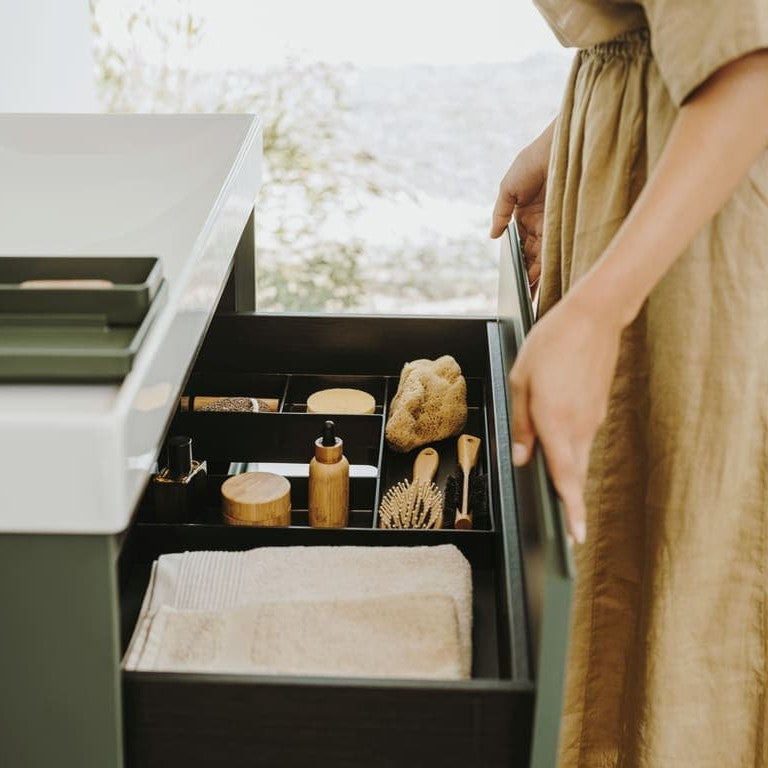 ONA801ZZML Roca ONA 80 x 46 cm umivalnik z omarico