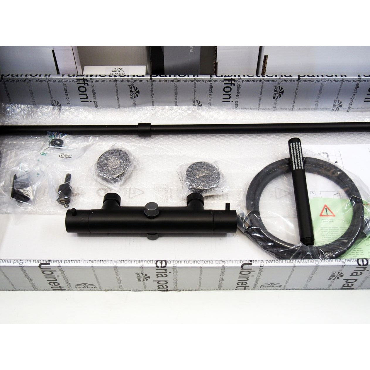 ZCOL684LIQNO Paffoni Brillo termostatska armatura za tuš s tuš setom črna