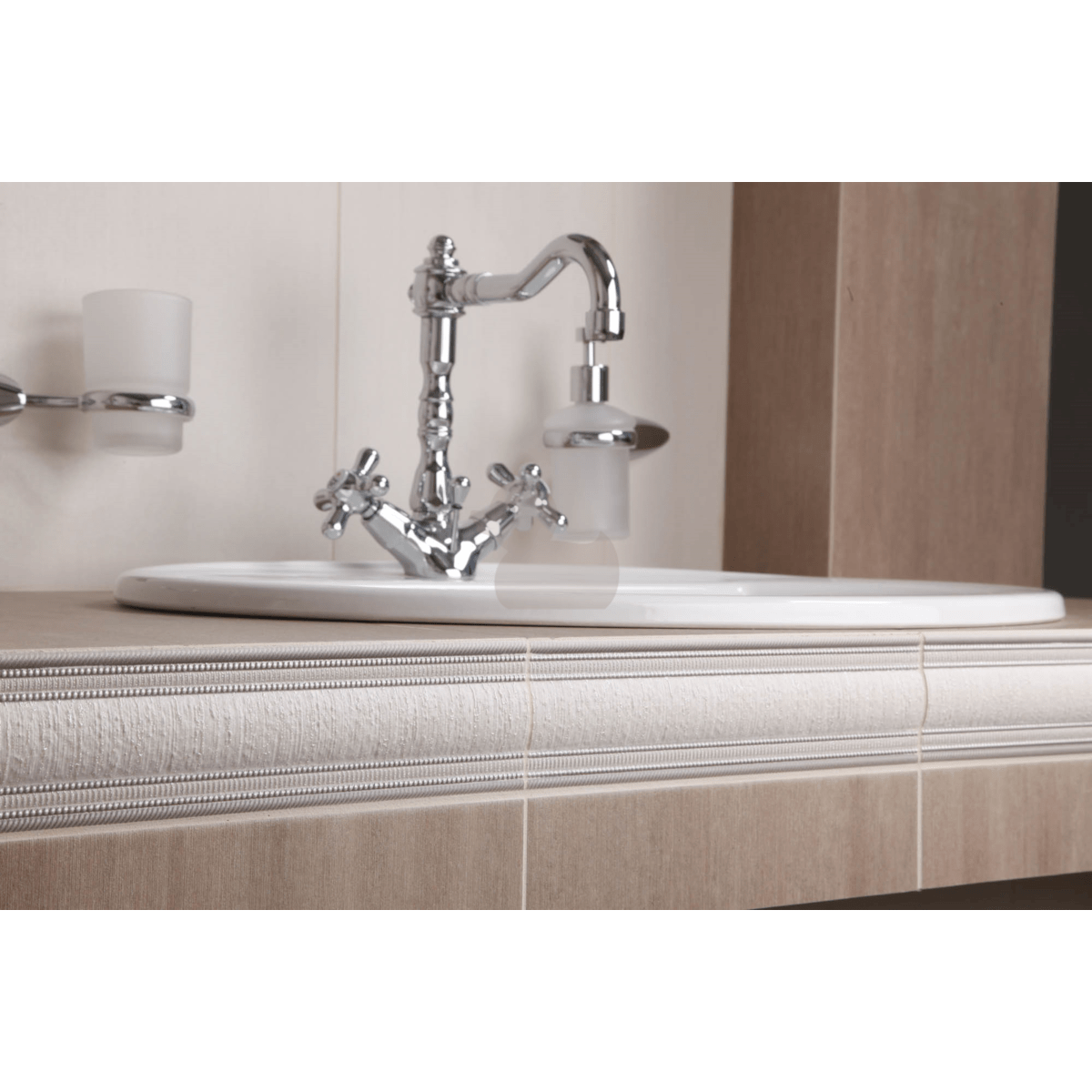 Umivalniki 1690NEW Multi Eur 55 x 47,5 cm vgradni umivalnik z odprtino za armaturo | KOPALNICA-ONLINE.SI