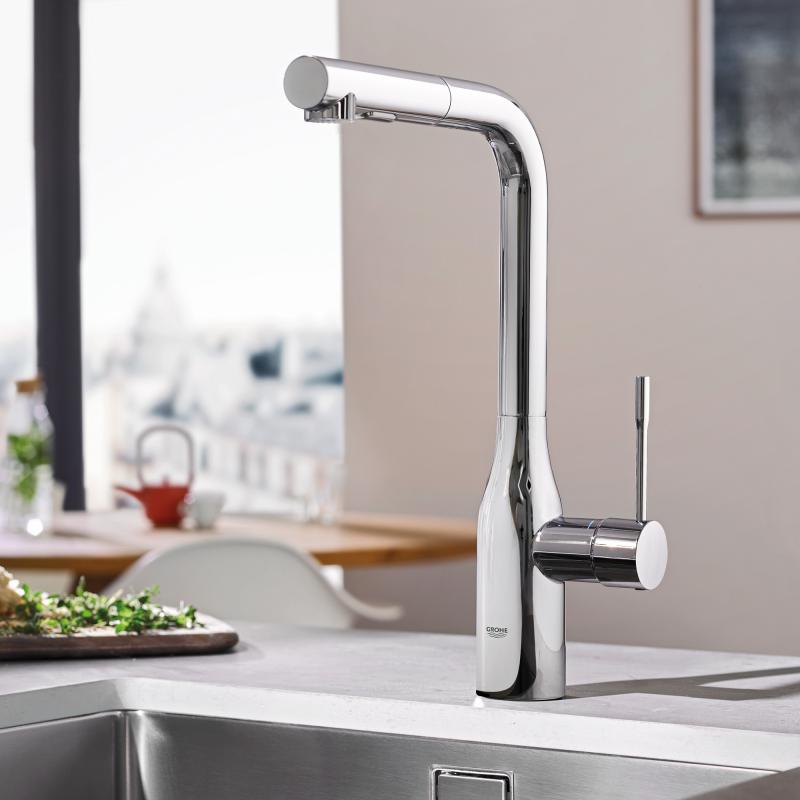 Kuhinjska armatura 30270000 Grohe Essence New vrtljiva izvlečna kuhinjska armatura | KOPALNICA-ONLINE.SI