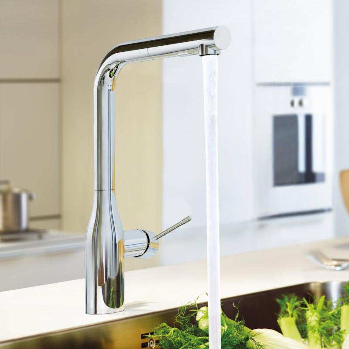 Kuhinjska armatura 30270000 Grohe Essence New vrtljiva izvlečna kuhinjska armatura | KOPALNICA-ONLINE.SI
