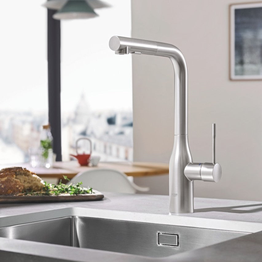 Kuhinjska armatura 30270000 Grohe Essence New vrtljiva izvlečna kuhinjska armatura | KOPALNICA-ONLINE.SI