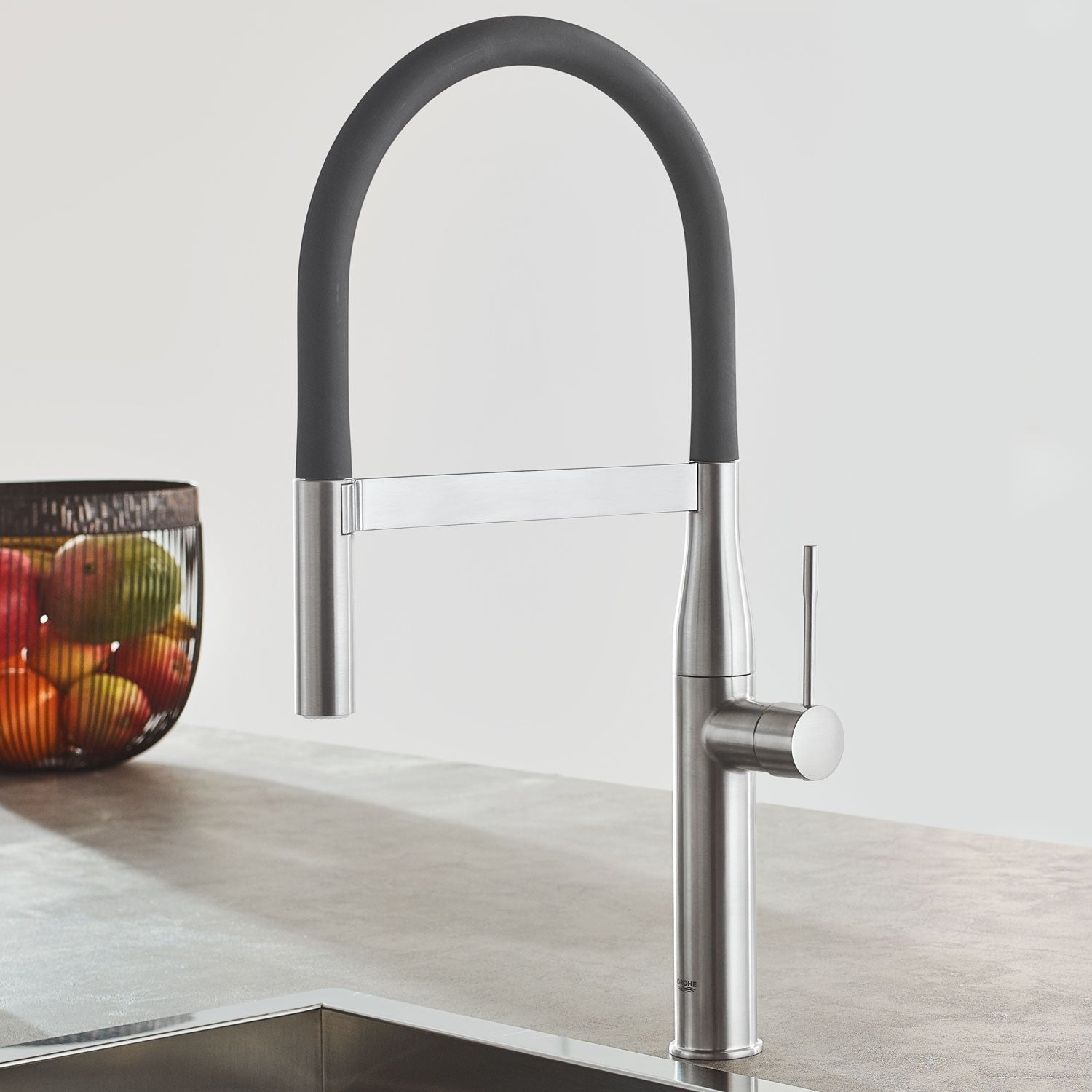 Kuhinjska armatura 30294000 Grohe Essence New vrtljiva kuhinjska armatura | KOPALNICA-ONLINE.SI