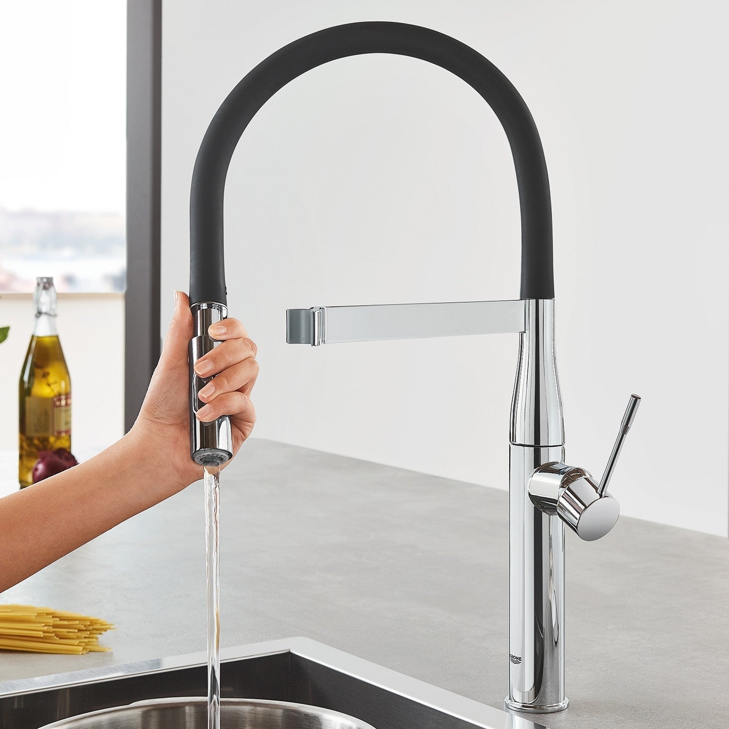 Kuhinjska armatura 30294000 Grohe Essence New vrtljiva kuhinjska armatura | KOPALNICA-ONLINE.SI