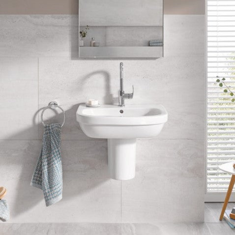 Umivalniki 39336000 Grohe Euro Ceramic 55 x 45 cm stenski keramični umivalnik z odprtino za armaturo | KOPALNICA-ONLINE.SI