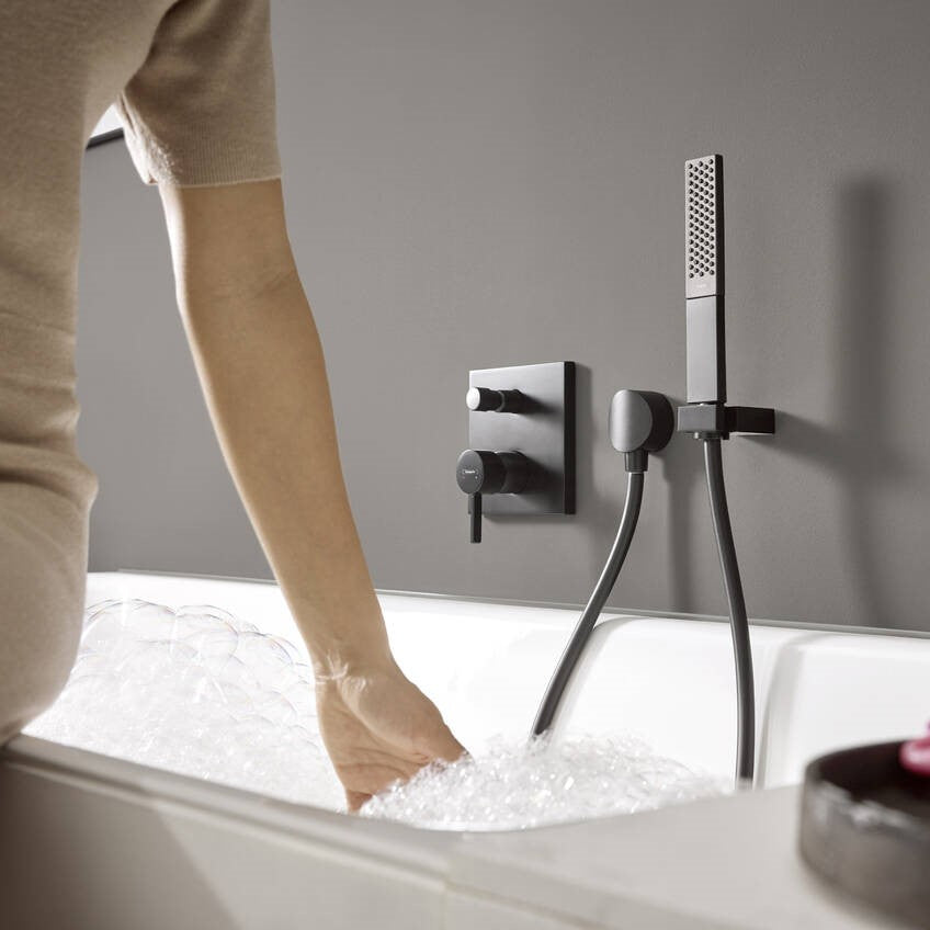 Armature 76415670 Hansgrohe Finoris pokrivna plošča črna | KOPALNICA-ONLINE.SI