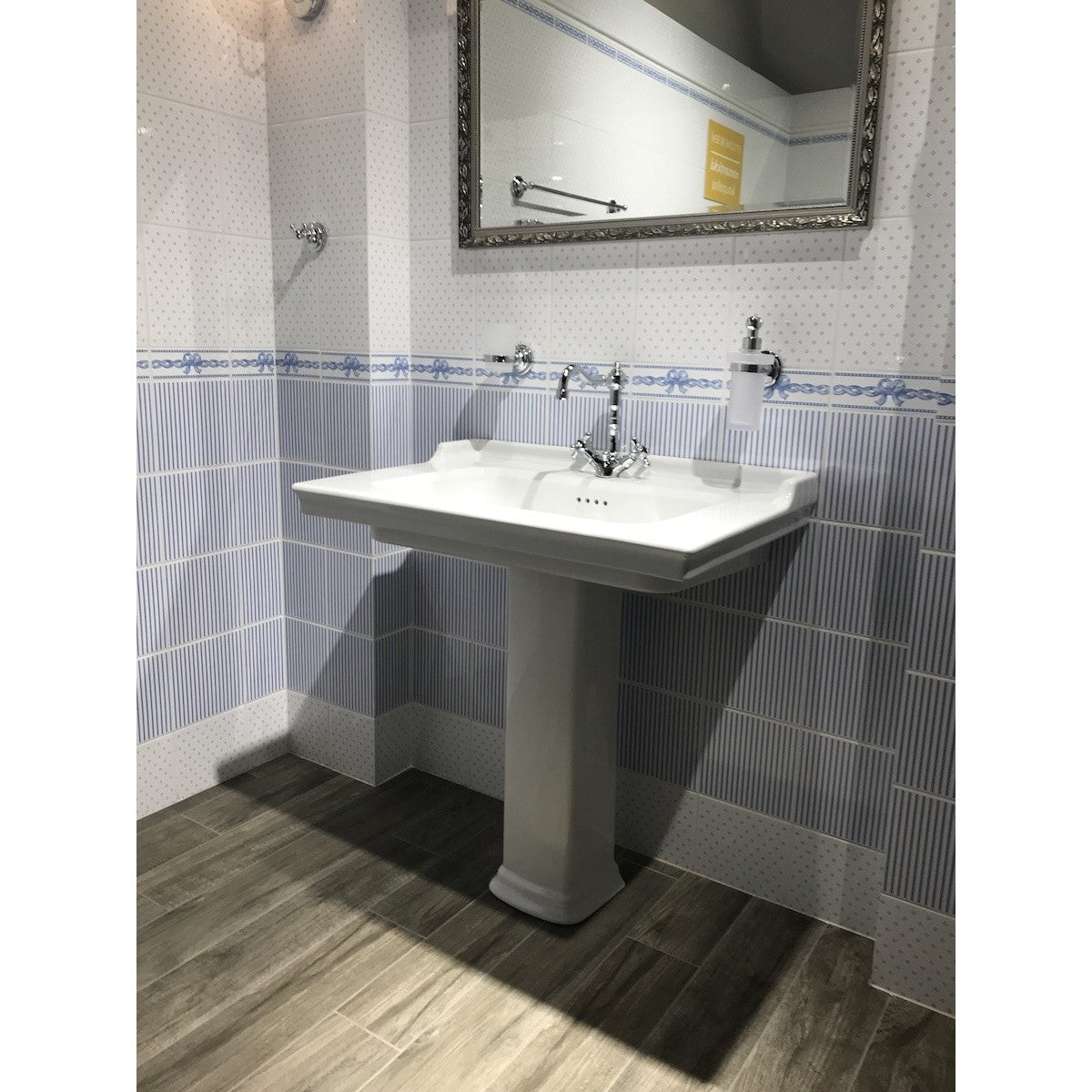 Umivalniki 7802-003-0001 Vitra Ricordi 80 x 53 cm keramični umivalnik z odprtino za armaturo retro izgleda | KOPALNICA-ONLINE.SI