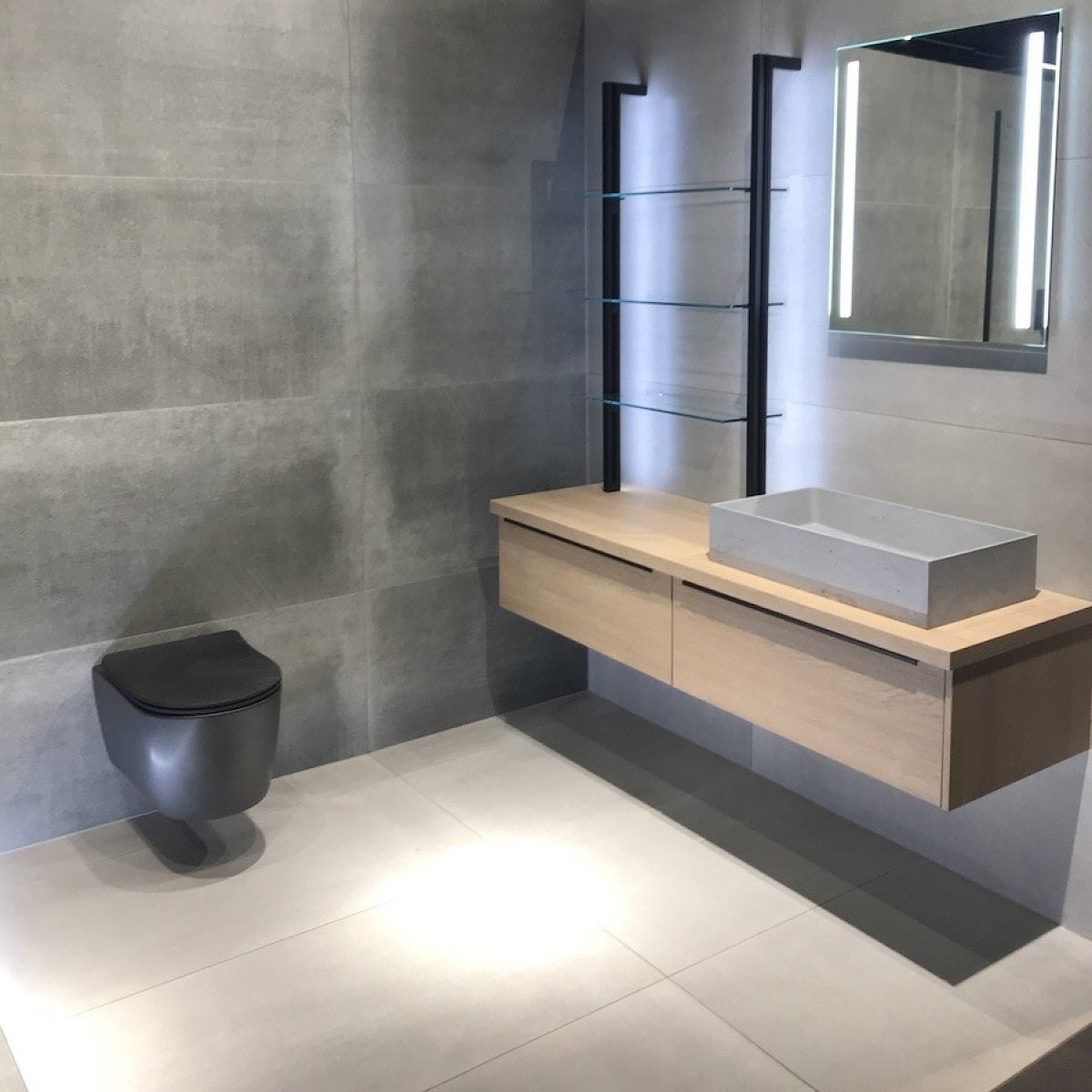 WC školjke AL010BL Glacera Alfa viseča brezrobna WC školjka črna z mat zaključkom | KOPALNICA-ONLINE.SI