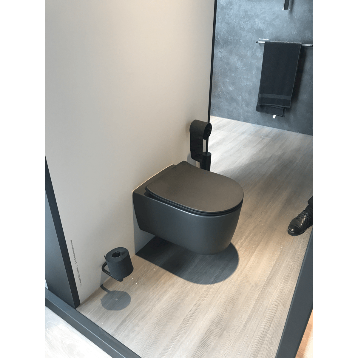 WC školjke AL010BL Glacera Alfa viseča brezrobna WC školjka črna z mat zaključkom | KOPALNICA-ONLINE.SI