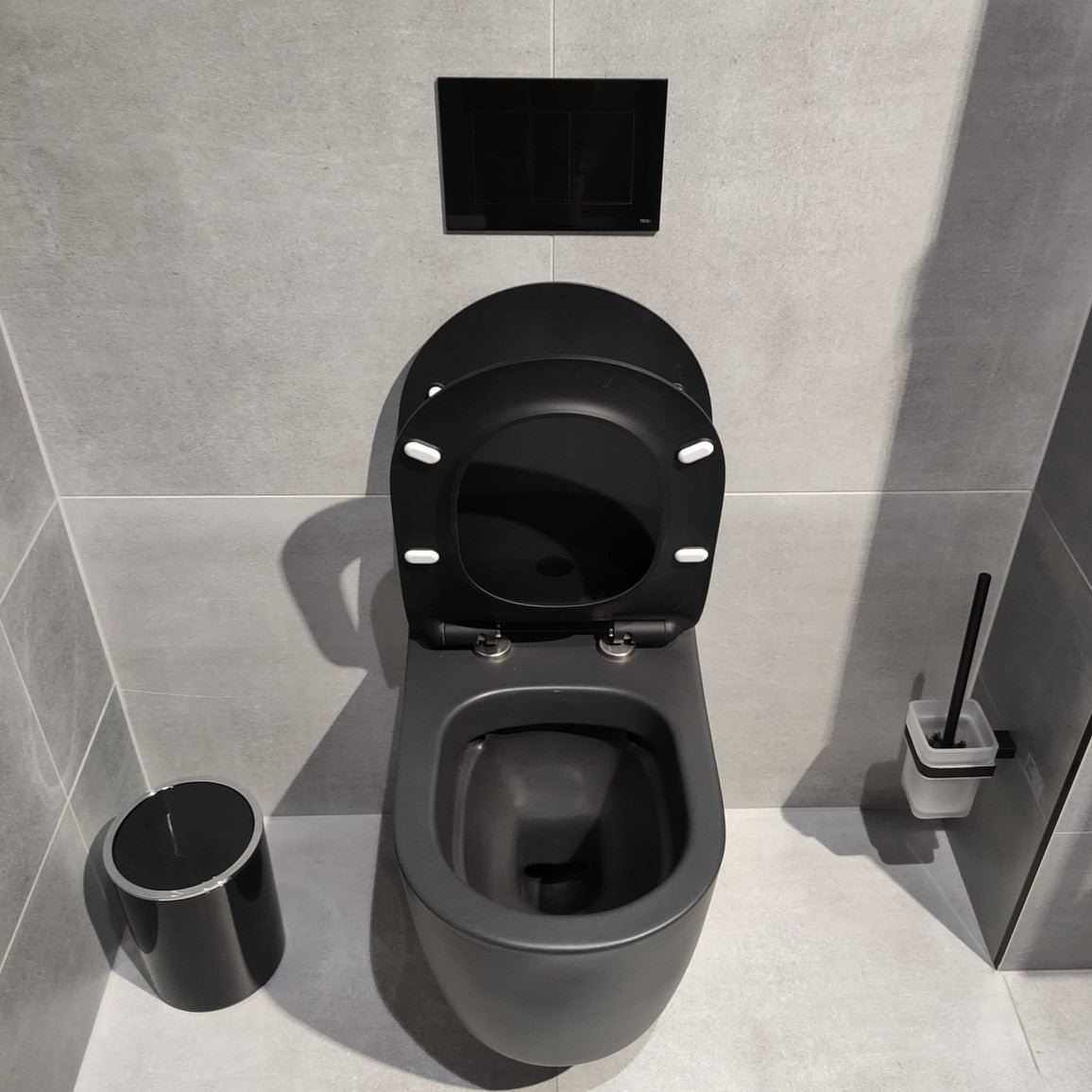 — AL030SBL Glacera črna WC deska z mat zaključkom s počasnim zapiranjem "Soft Close" | KOPALNICA-ONLINE.SI