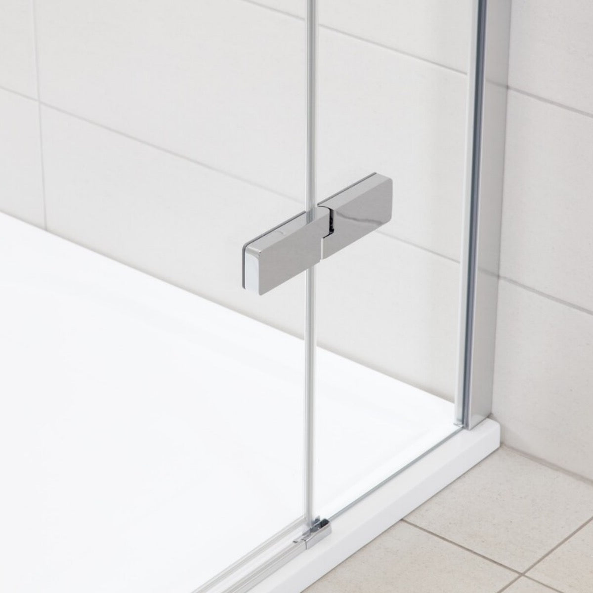 Tuš vrata AS0102.069.322 Hüppe Strike New 80 cm desna izvedba tuš vrata | KOPALNICA-ONLINE.SI