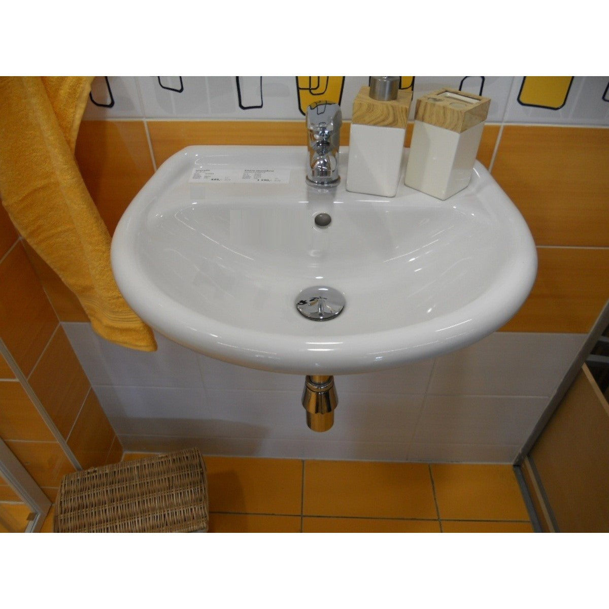 EUR351 Multi 50 x 39,5 cm stenski keramični umivalnik z odprtino za armaturo