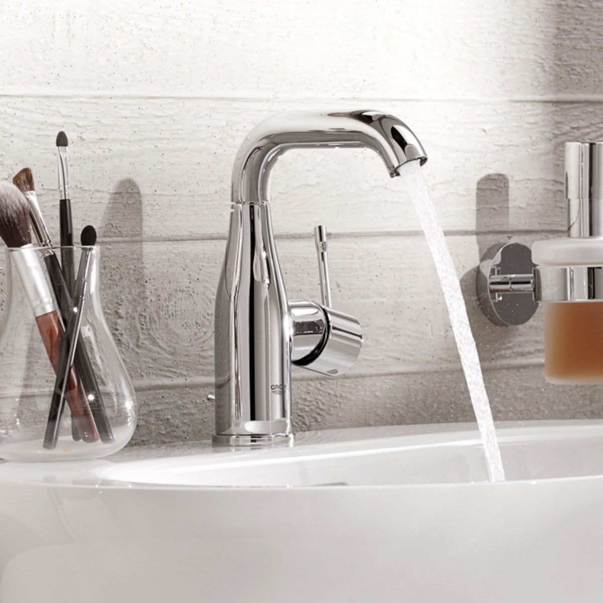 23462001 Grohe Essence New vrtljiva armatura za umivalnik