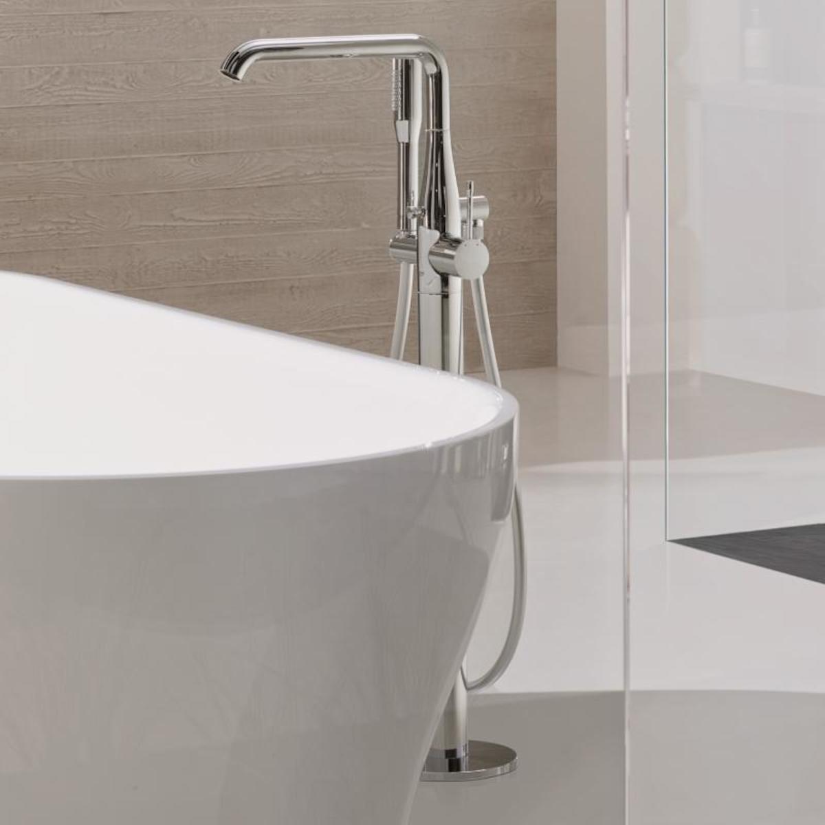 Grohe Essence New samostoječa armatura za kad s tuš setom