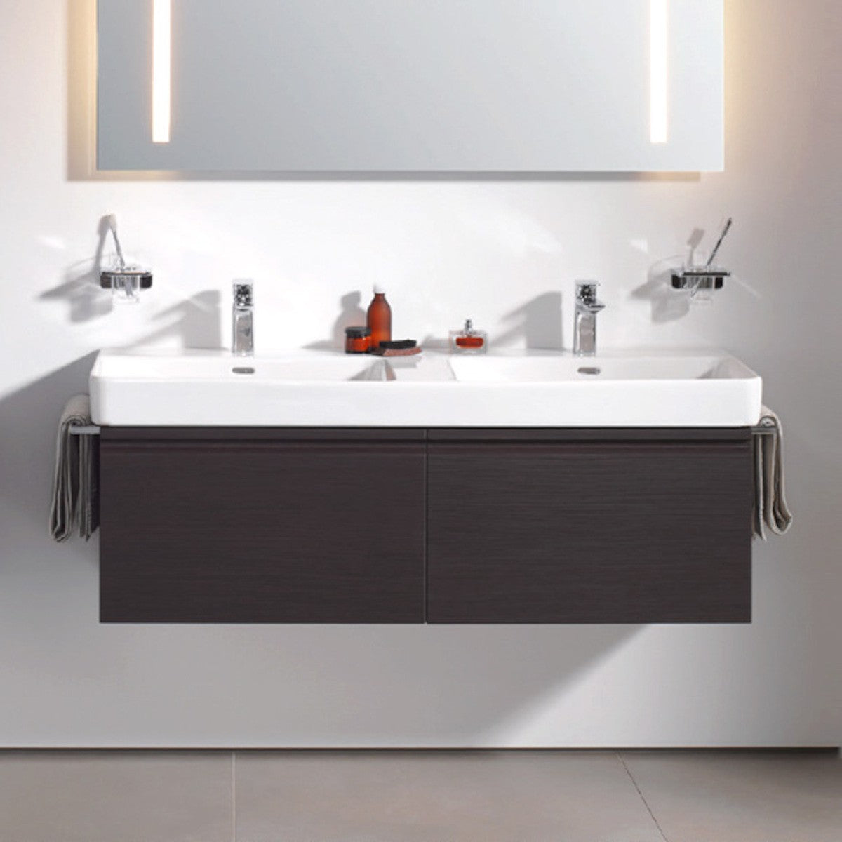 H8149680001041 Laufen Pro S 130 x 46 cm dvojni keramični umivalnik z 2 odprtinama