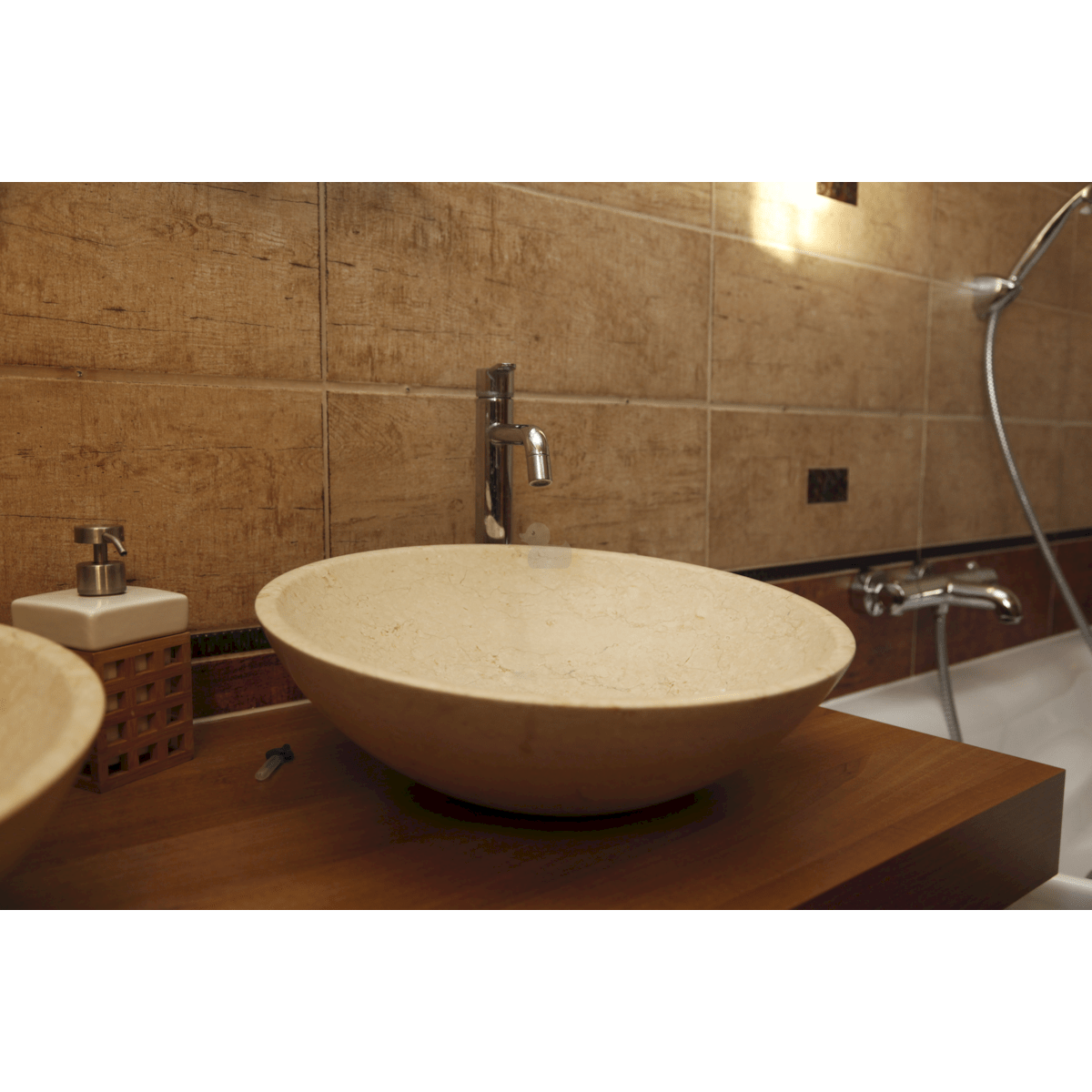 LA4040LB Triomini Lapis 40 x 40 cm okrogli kamniti nadpultni umivalnik