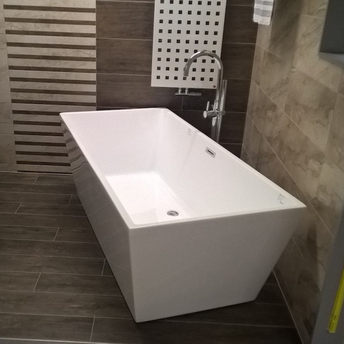 MARY1700 SIKO Mary prostostoječa kopalna kad iz akrila