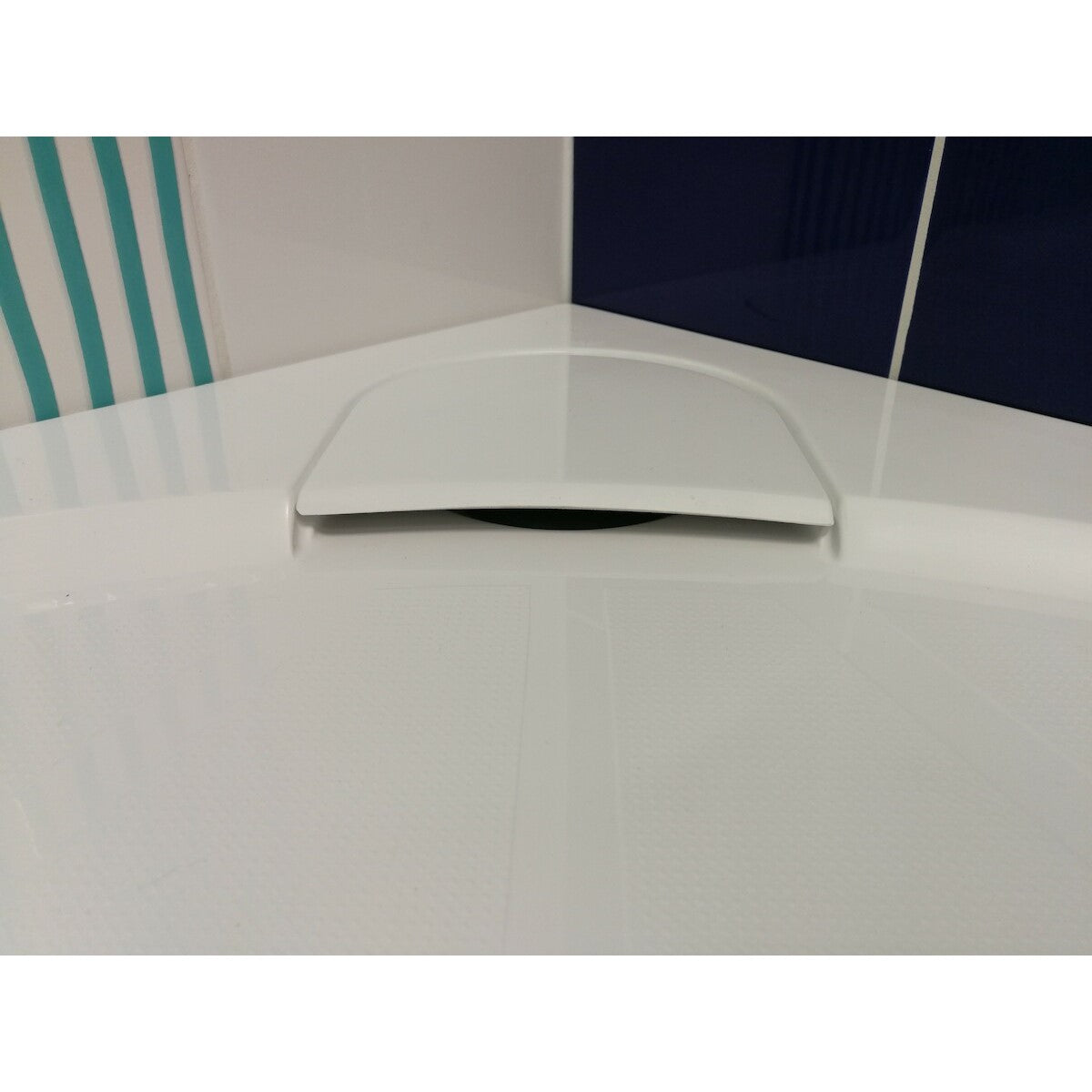 SIKOLIMCC90S SAT 90 x 90 cm polkrožna tuš kad iz litega marmorja