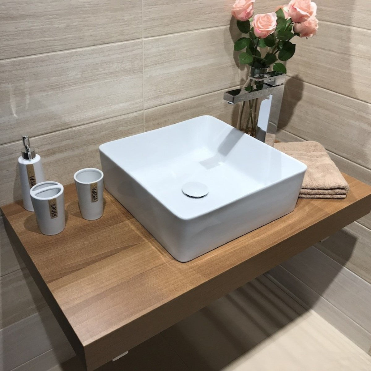 SLM3939Q Triomini Slim 39 x 39 cm kvadratni nadpultni umivalnik