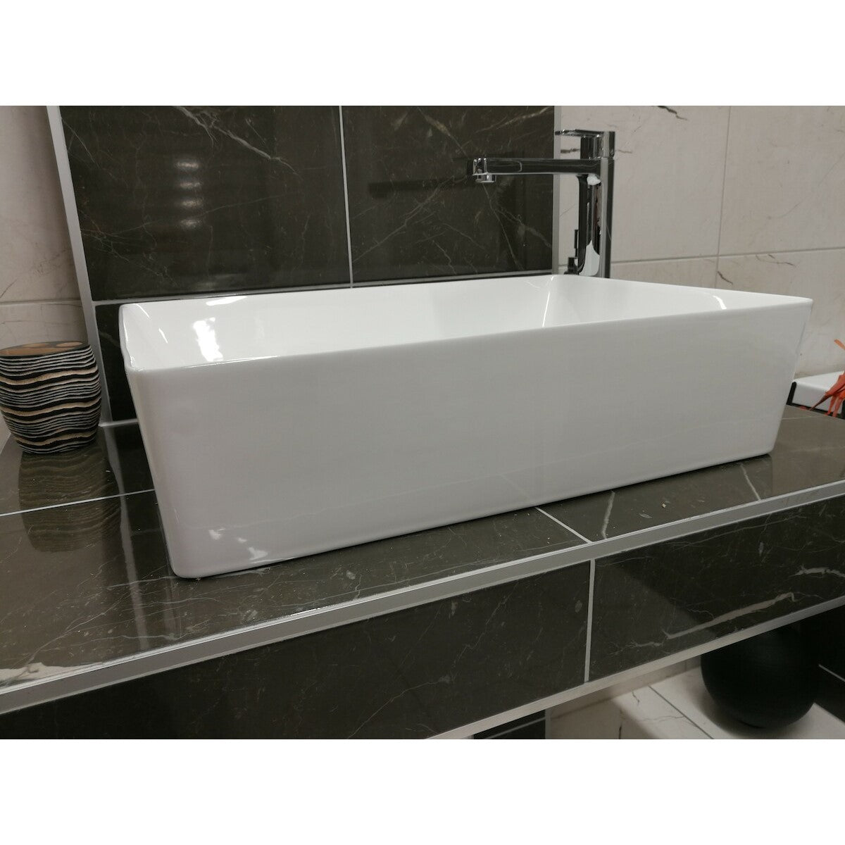 SLM5539 Triomini Slim 55 x 39 cm pravokotni nadpultni umivalnik