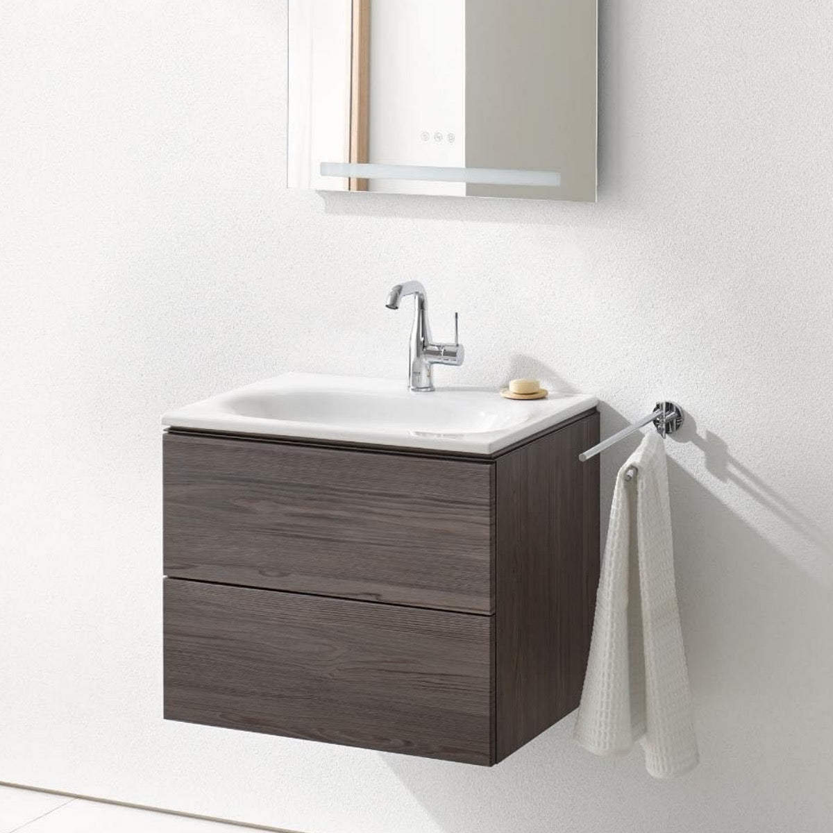 23798001 Grohe Essence New vrtljiva armatura za umivalnik