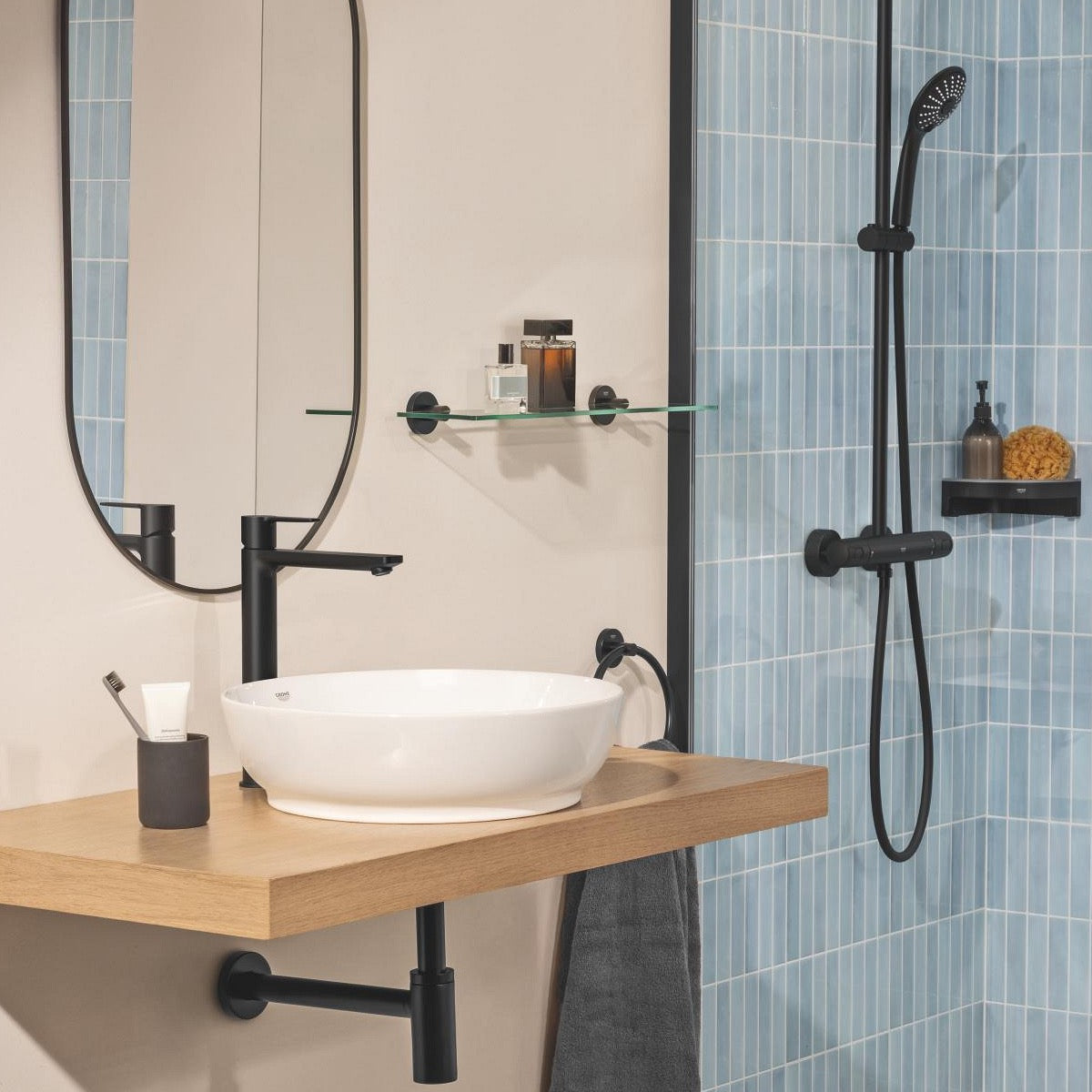 103560SH00 Grohe Essence 45 x 45 cm okrogli beli nadpultni keramični umivalnik