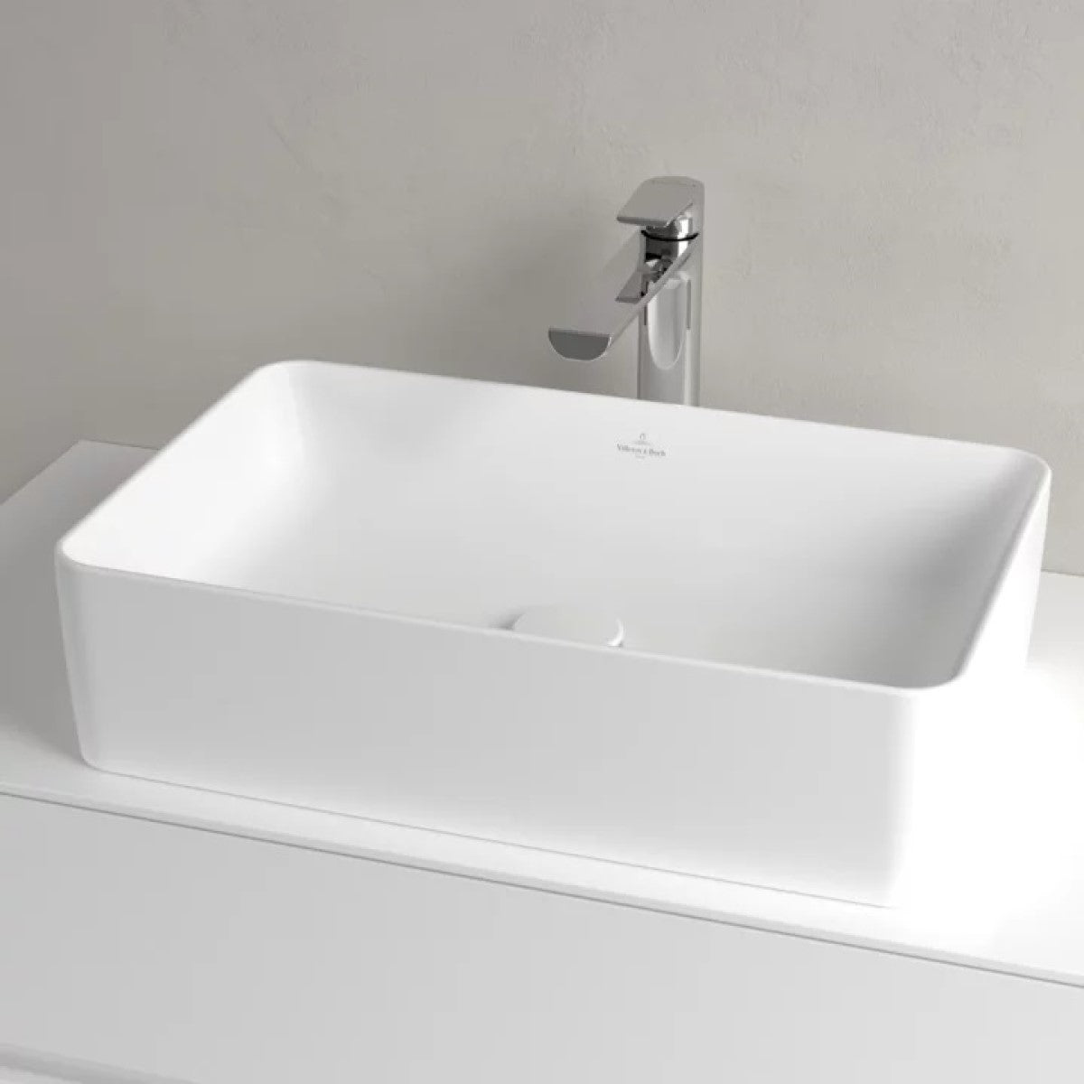4A2056RW Villeroy & Boch Collaro CeramicPlus 56 x 36 cm nadpultni umivalnik brez odprtine za armaturo
