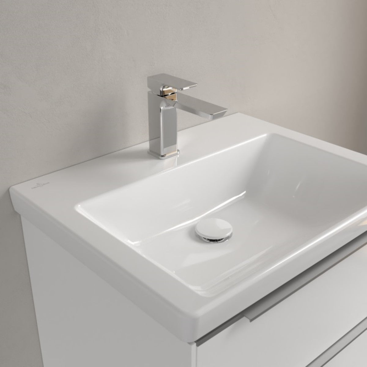 4A7061R1 Villeroy & Boch Subway 3.0 CeramicPlus 60 x 47 cm keramični umivalnik z odprtino za armaturo