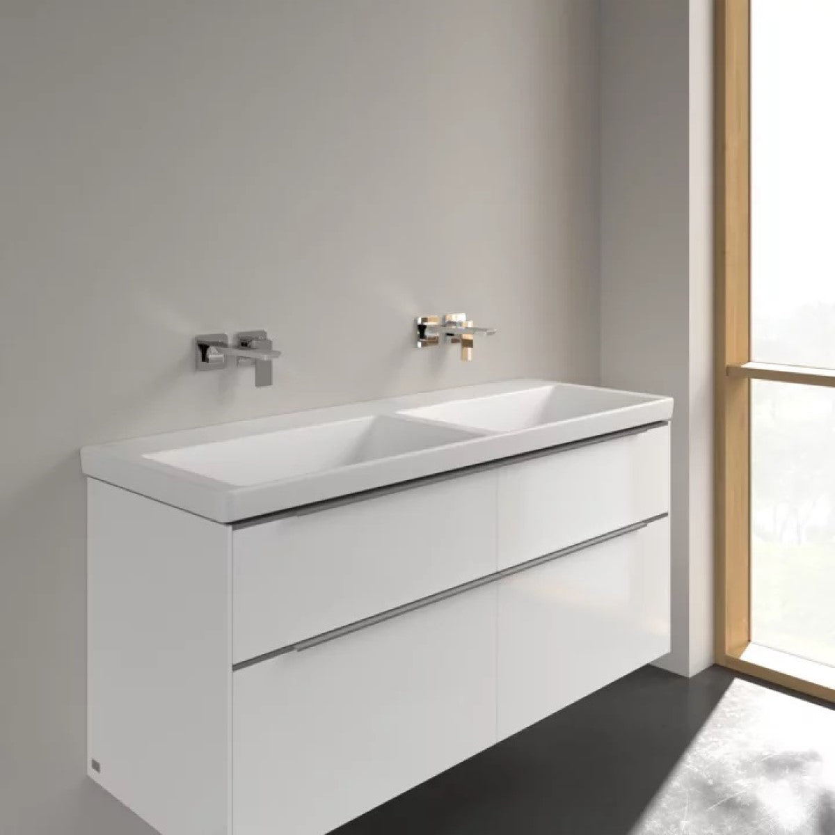 4A71D3RW Villeroy & Boch Subway 3.0 CeramicPlus 130 x 47 cm dvojni keramični umivalnik brez odprtine za armaturo