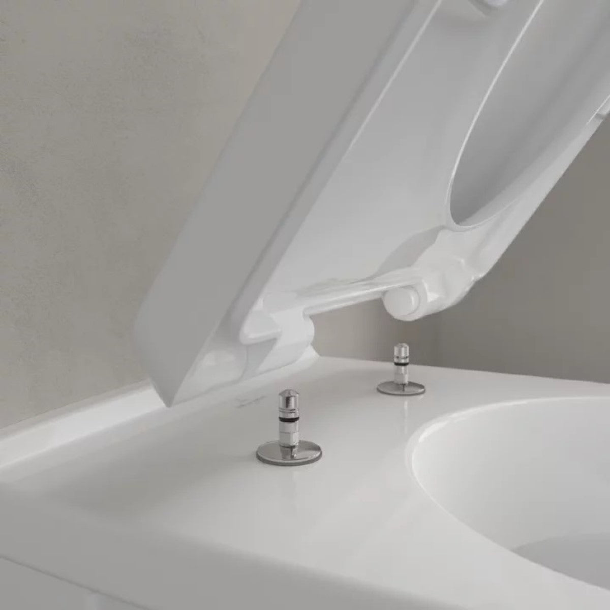 5660H1R1 Villeroy & Boch O.novo Combi-Pack CeramicPlus viseča WC školjka z WC desko s počasnim zapiranjem