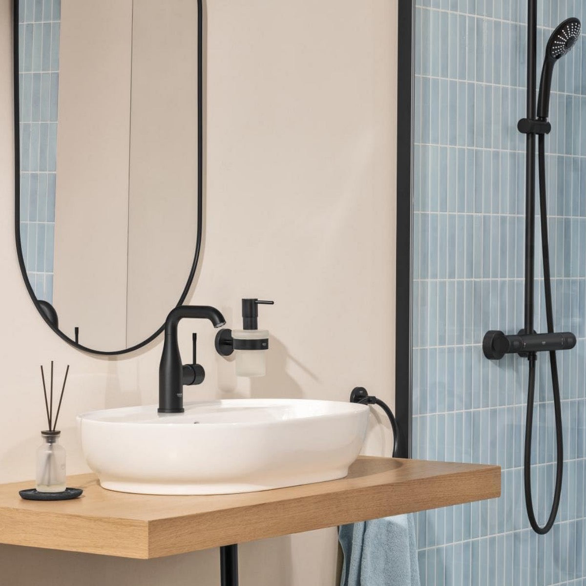 237982431 Grohe Essence New vrtljiva armatura za umivalnik